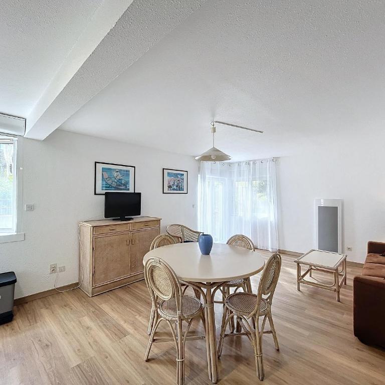 F2 avec terrasse, proche Thermes, animaux acceptés, wifi, parking - FR-1-451-25 - Apartamento de 1 dormitorio - 7