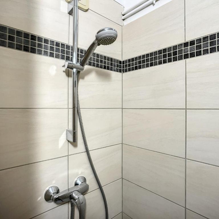 Charmant F2 avec Terrasse, Proche Thermes et Centre-Ville - Animaux Bienvenus, Wifi Inclus - FR-1-451-205 - Apartamento de 1 dormitorio - 12