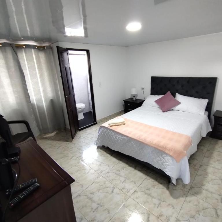 lindo apartamento cerca ala Basílica buga - Apartamento de 3 dormitorios - 4