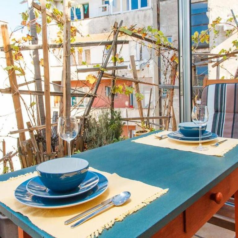On The Terrace La Vida Joy Mansard Top Kitchen - Apartment - 2