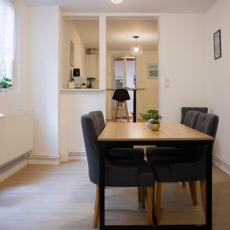 SPA central charmant duplex cosy 90m2 à 300m rue piétonne et 500 m du port - Appartement 1 Chambre - 40