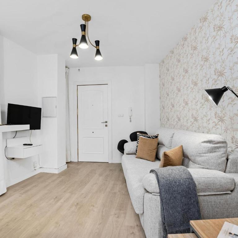 Elegant and Central Location - Apartment - 2
