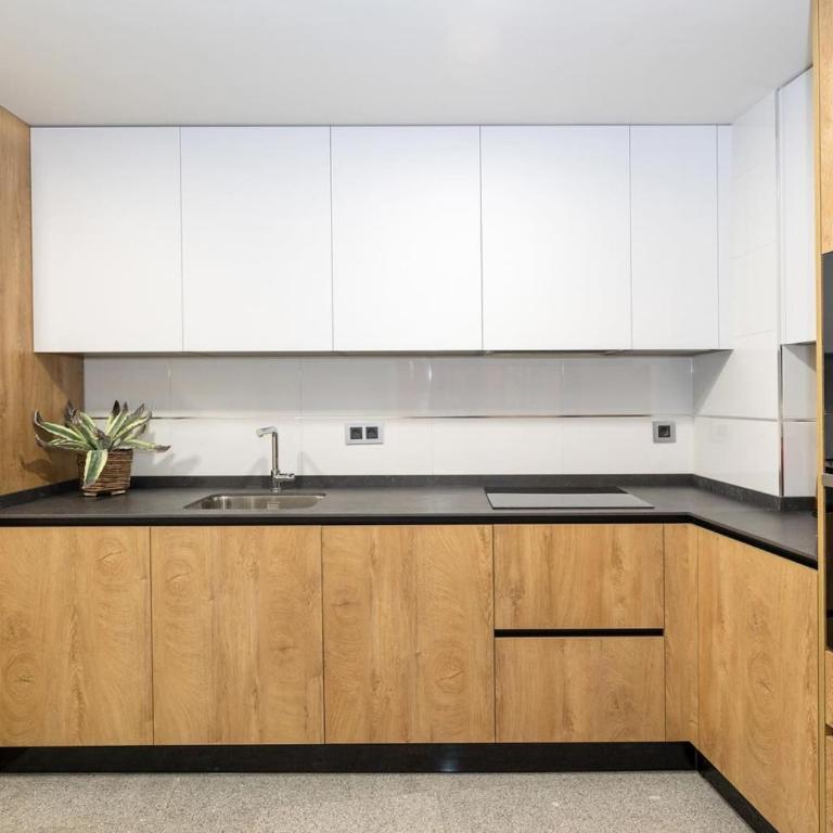Chezmoihomes Town Hall Apartment 2 - Two-Bedroom Apartment - 23