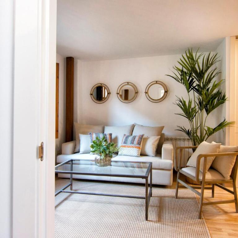 ChezmoiHomes Alhambra Hideaway - Deluxe Apartment - 11