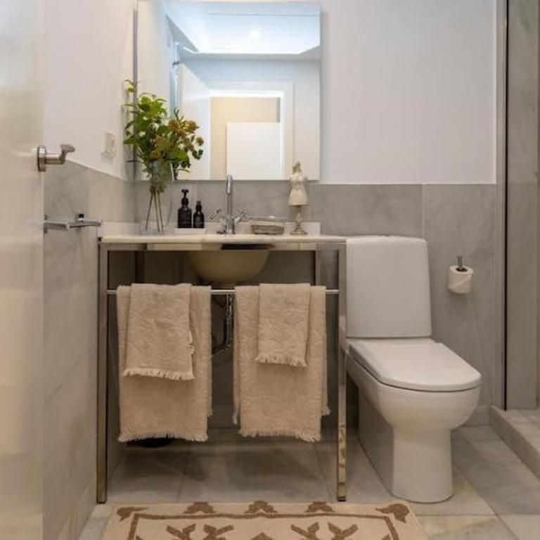 ChezmoiHomes Trinidad Deluxe 5 - One-Bedroom Apartment - 17