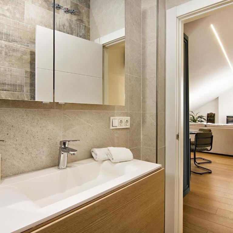 ChezmoiHomes Premium Loft Private Terrace - One-Bedroom Apartment - 28