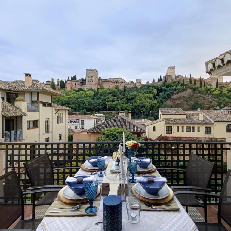 ChezmoiHomes Unique Alhambra Views - Apartment with Terrace - 12