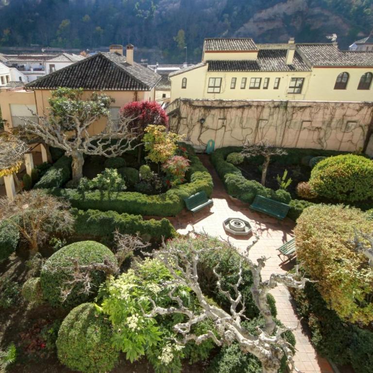 ChezmoiHomes Unique Alhambra Views - Apartment with Terrace - 35