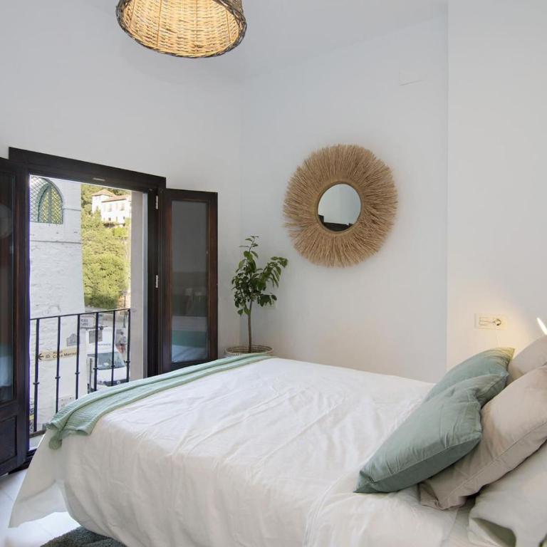 ChezmoiHomes Alhambra Boutique Terrace - Two-Bedroom House - 8