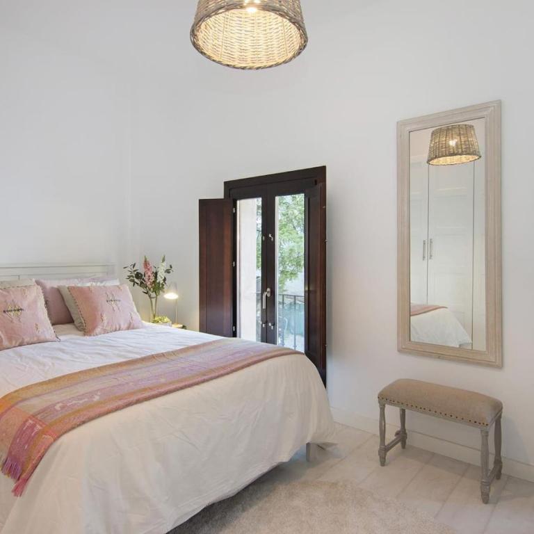 ChezmoiHomes Alhambra Boutique Terrace - Two-Bedroom House - 9