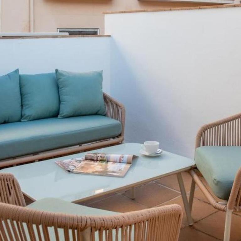 ChezmoiHomes Gran Via house with parking - Two-Bedroom Villa - 13