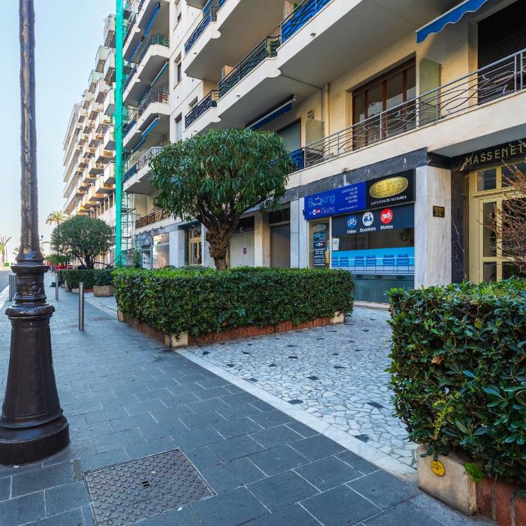 LE FRANCE-MASSENET AP3015 by Riviera Holiday Homes - Appartement avec Terrasse - 9