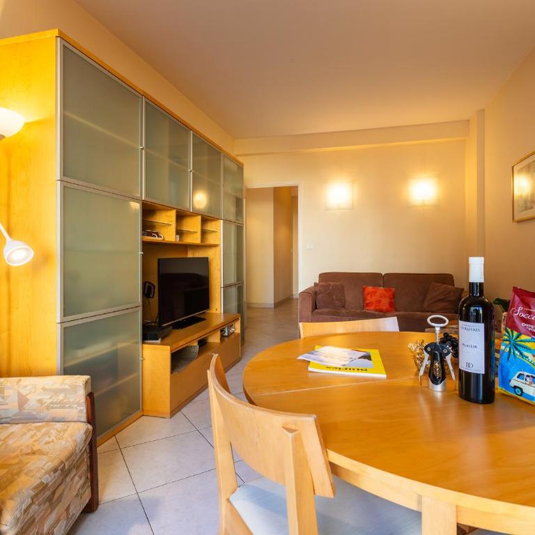LE FRANCE-MASSENET AP3015 by Riviera Holiday Homes - Appartement avec Terrasse - 15