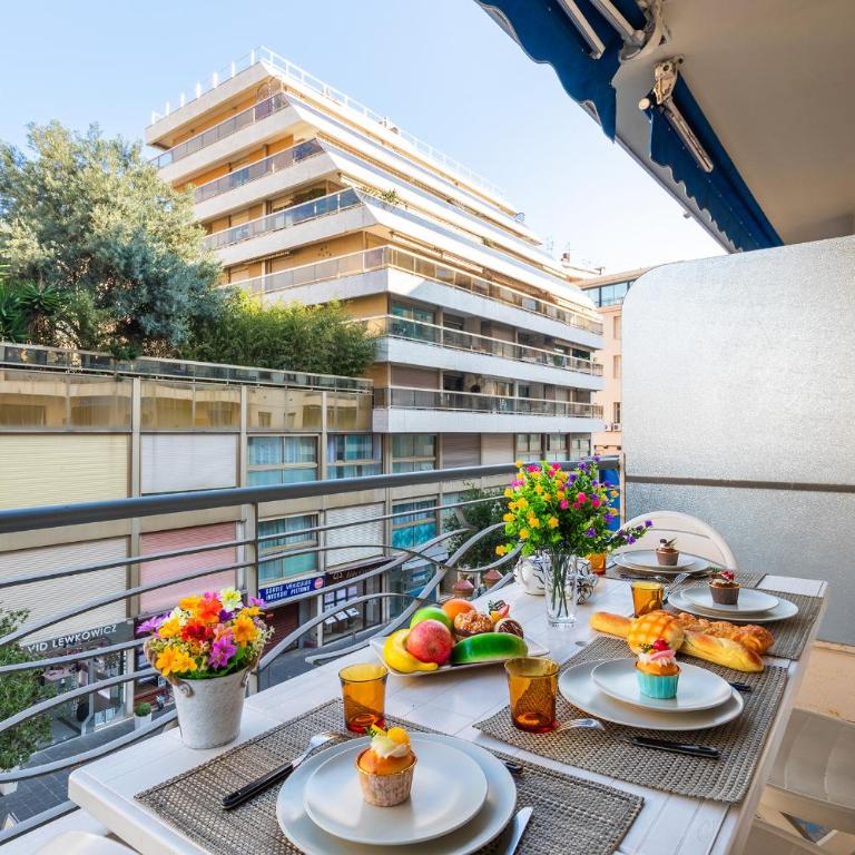 LE FRANCE-MASSENET AP3015 by Riviera Holiday Homes - Appartement avec Terrasse - 17