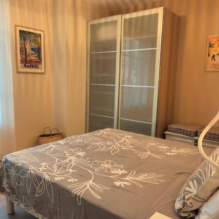 Superbe T3 climatisé - vue port de plaisance - centre historique - balcon - WIFI - 5e avec ascenseur - Appartamento con 2 Camere da Letto - 19