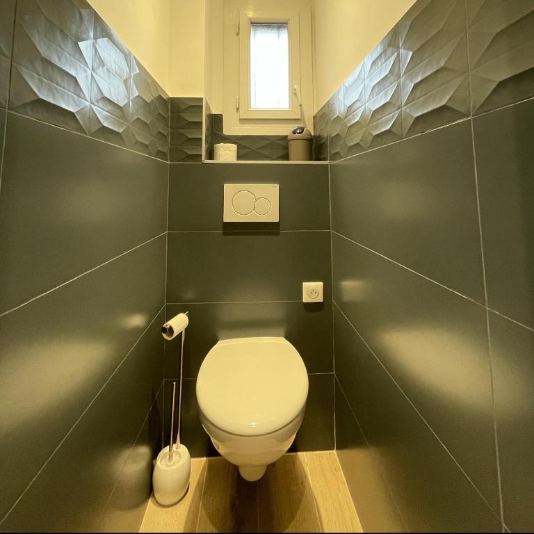 Superbe T3 climatisé - vue port de plaisance - centre historique - balcon - WIFI - 5e avec ascenseur - Appartamento con 2 Camere da Letto - 39