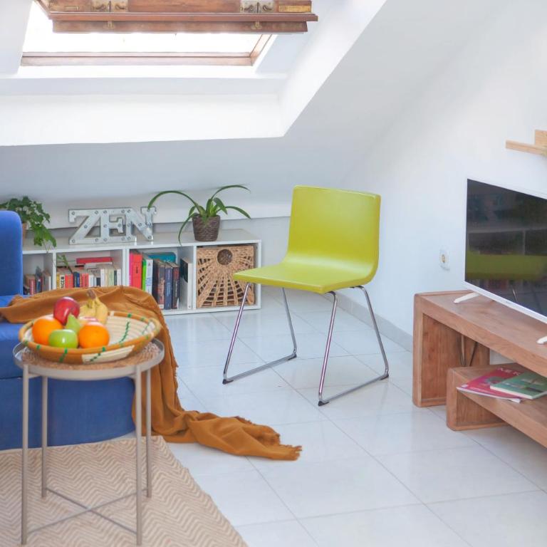Picasso's Dream Cozy & Chic Attic Plaza Merced - Apartamento de 1 dormitorio - No fumadores - 2
