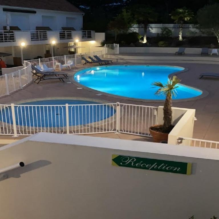 RÉSID'AZUR APPARTEMENT T2-PMR- Piscine privée - Appartement - Vue sur Piscine - 50