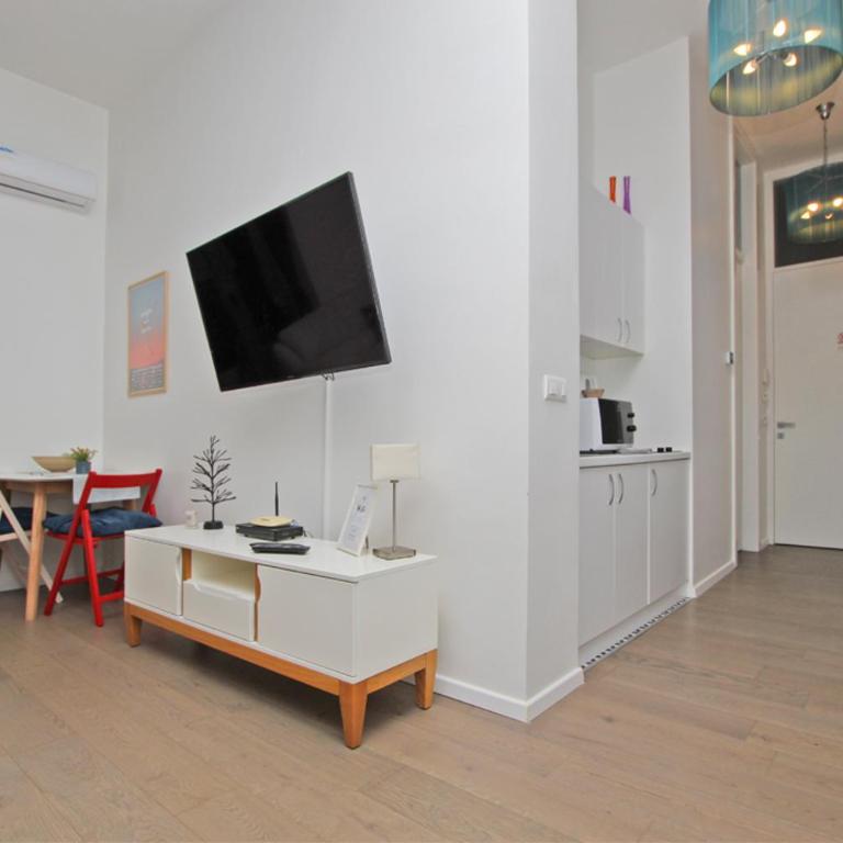 EAST spacious studio apt in the heart of Sarajevo - Apartman sa 1 Spavaćom Sobom - 11