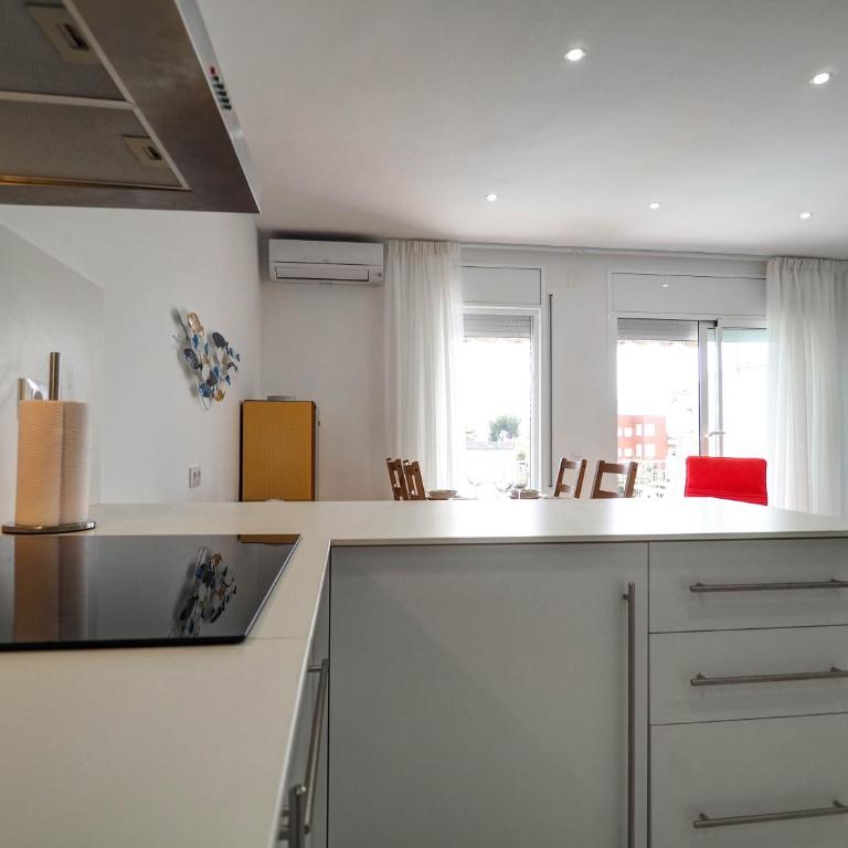 Sitges with pool near beach by Hello Homes Sitges - Apartamento de 2 dormitorios - 33