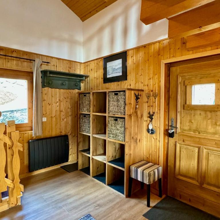 Charming, cosy chalet nestled in a breathtaking surrounding with spectacular, stunning mountain views - Chalet - 13
