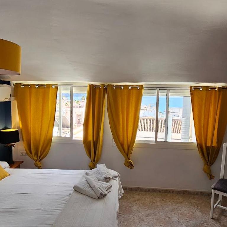 Hostal Boutique Luna de Nerja OLIVE OIL FREE DEGUSTATION & SALE - Apartamento con terraza - 17