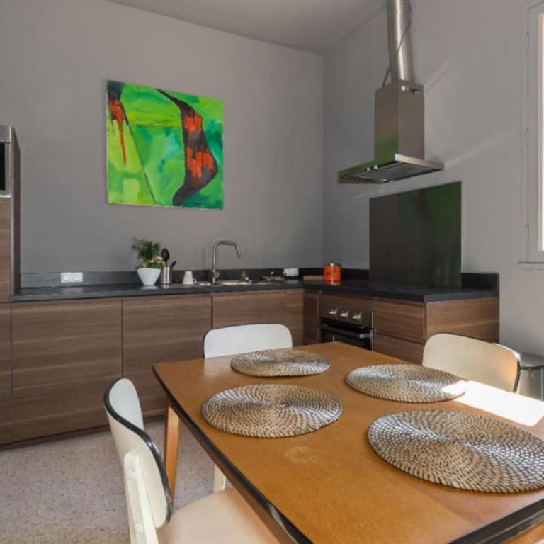 Une pause en Provence au Village des antiquaires de la Gare - Appartement 3 Chambres - 32