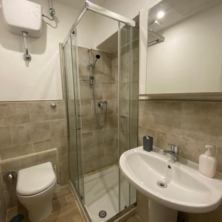 Eureka Rooms - Camera Tripla Economy - 2
