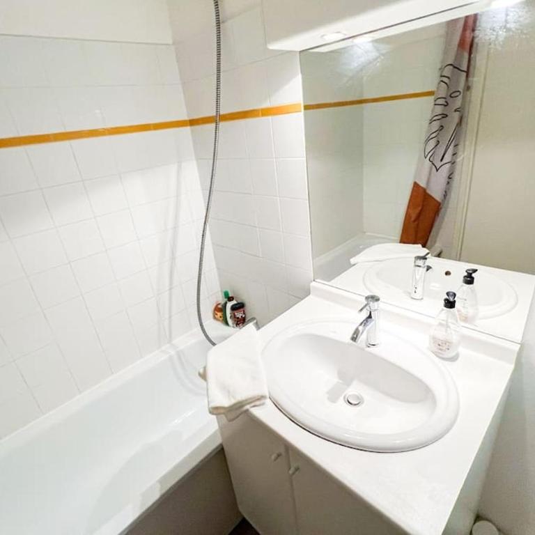 Studio Quilici - A 100 m des remparts - One-Bedroom Apartment - 7