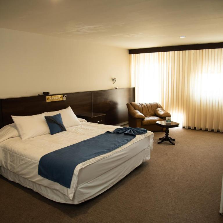 AVANTI HOTEL & CONVENTION CENTER - Deluxe Suite - 4