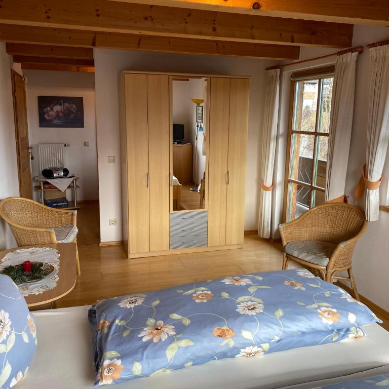 Apartment Landhaus Bachwinkl - 1-Zimmer-Apartment mit Blick auf den Berg Walmberg - 7