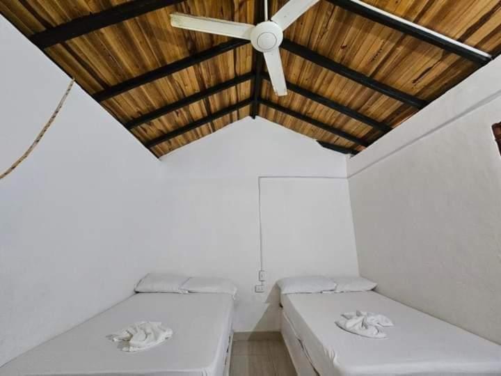Casa Grande Surf - Habitación Cuádruple con baño privado - 5