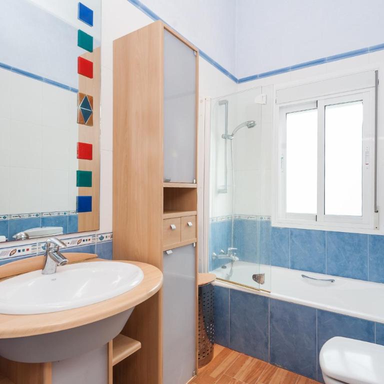 Sunset Villa Romani - Three-Bedroom House - 10