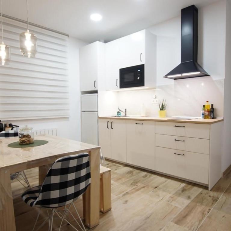 Trauko Flat Parking 15 euros x day EBI01313 - Two-Bedroom Apartment - 6
