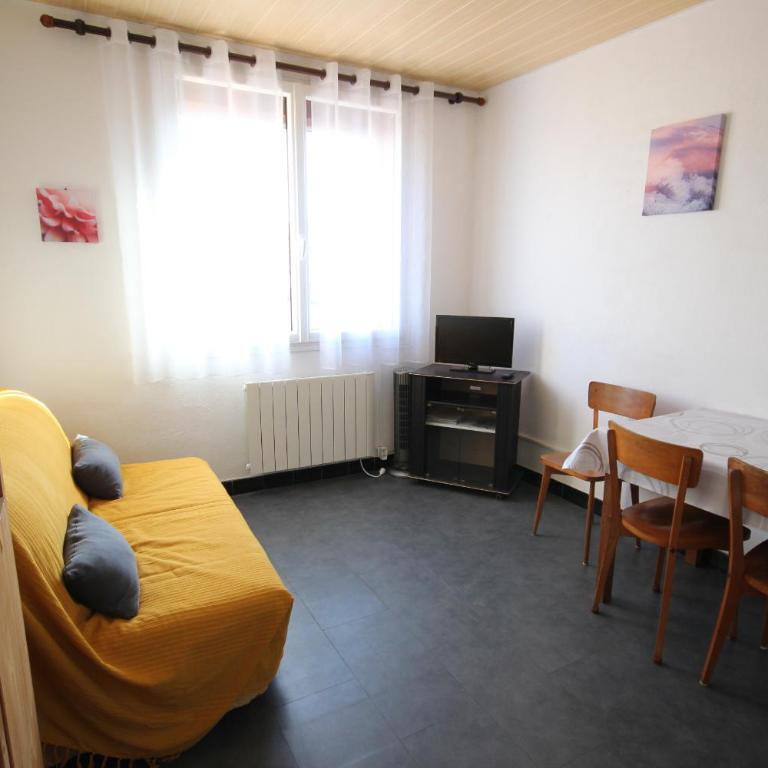 Appartement 2 pièces, au 1er étage pour 2 à 4 couchages, proche commerces et 200m plage de PORTIRAGNES PLAGE LXRH9 - Appartement - 3