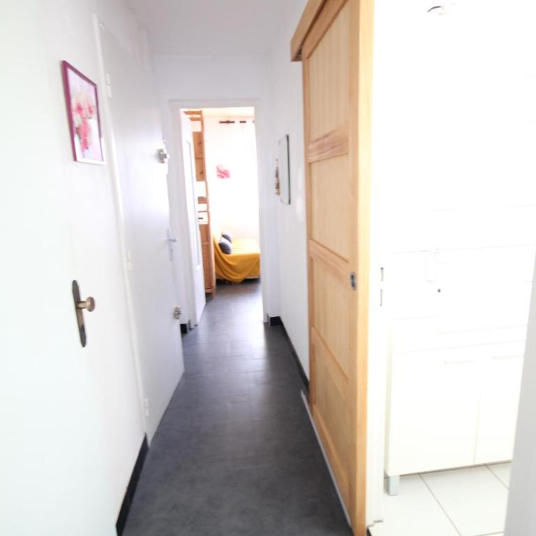 Appartement 2 pièces, au 1er étage pour 2 à 4 couchages, proche commerces et 200m plage de PORTIRAGNES PLAGE LXRH9 - Appartement - 8