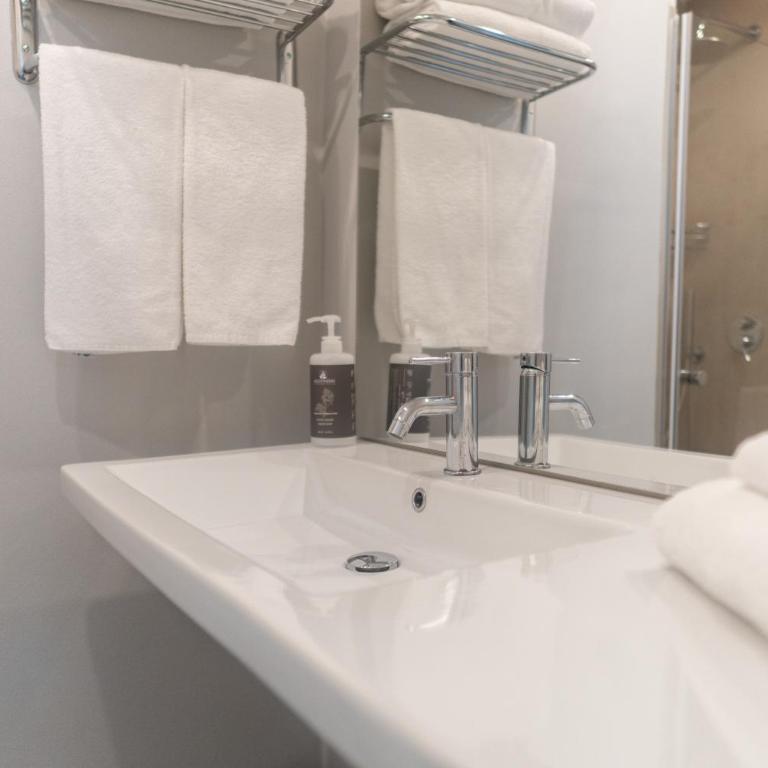 XX SETTEMBRE Urban Relais - Quadruple Room with Private Bathroom - 12
