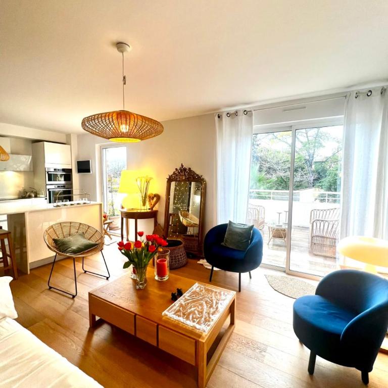 Bright and Stylish in City Center 2 Bedrooms - Appartement - 7