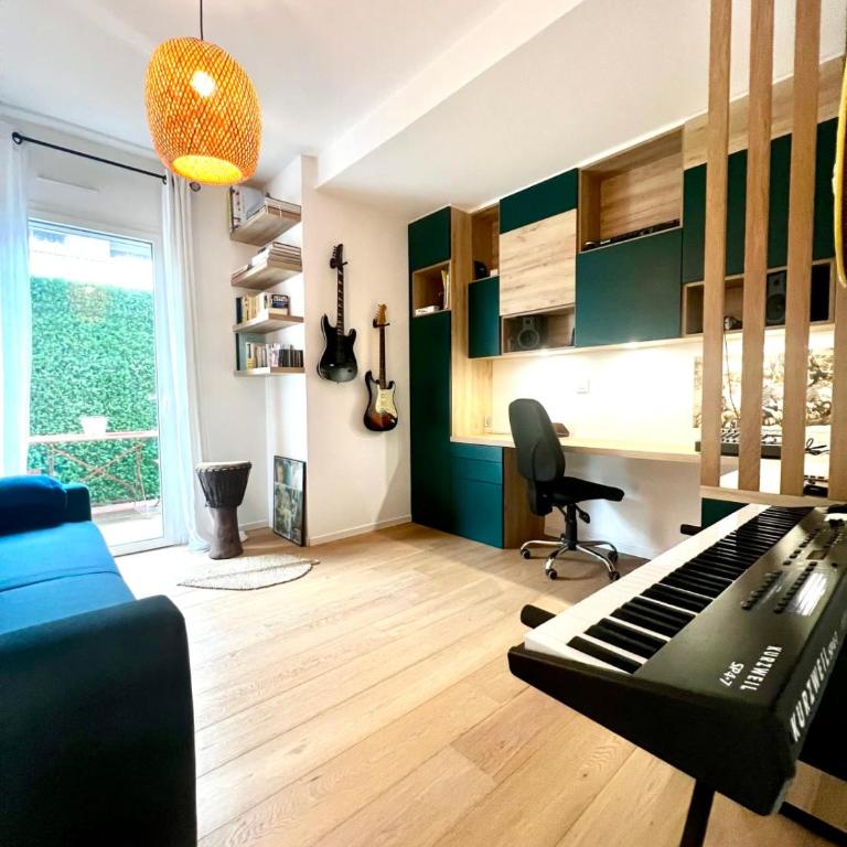 Bright and Stylish in City Center 2 Bedrooms - Appartement - 23