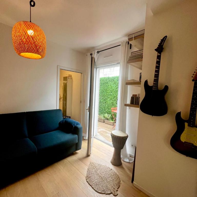 Bright and Stylish in City Center 2 Bedrooms - Appartement - 24