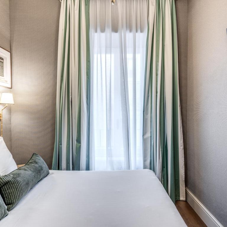 Antica Residenza Del Corso - Deluxe Double Room - 5