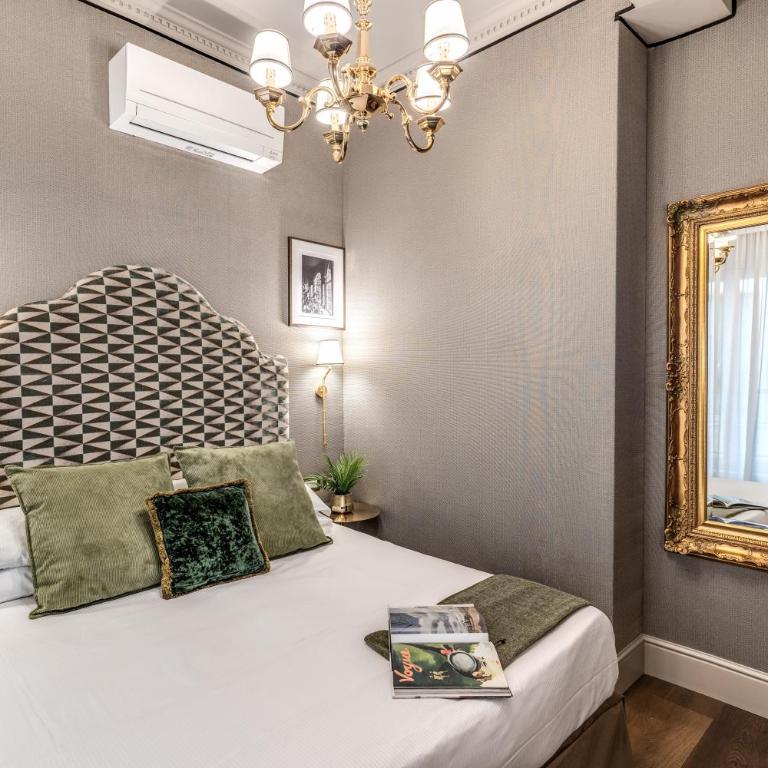 Antica Residenza Del Corso - Deluxe Double Room - 20