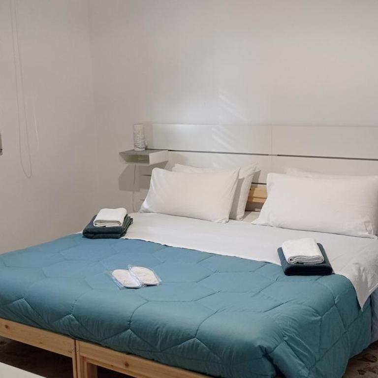 CasaRA - Double or Twin Room with Bathroom - 13