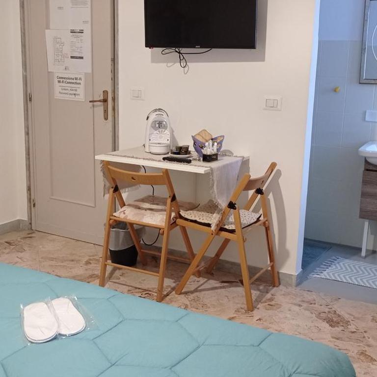 CasaRA - Double or Twin Room with Bathroom - 14