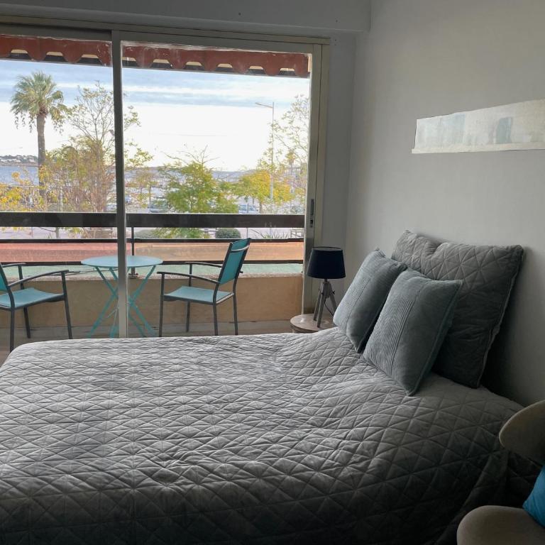 Les balcons de Bandol Centre ville avec vue mer et face à la plage - Studio - 2
