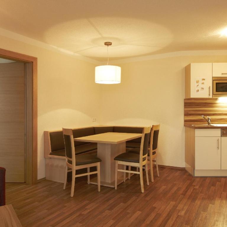 Apart Miramunt - Standard Two-Bedroom Apartment - 3