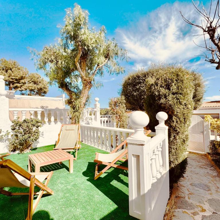 Casa Natura Carabassi Beach - Three-Bedroom Chalet - 60