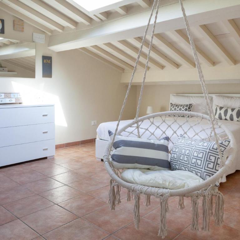 White Attic Lucca - Appartamento con 2 Camere da Letto - 1