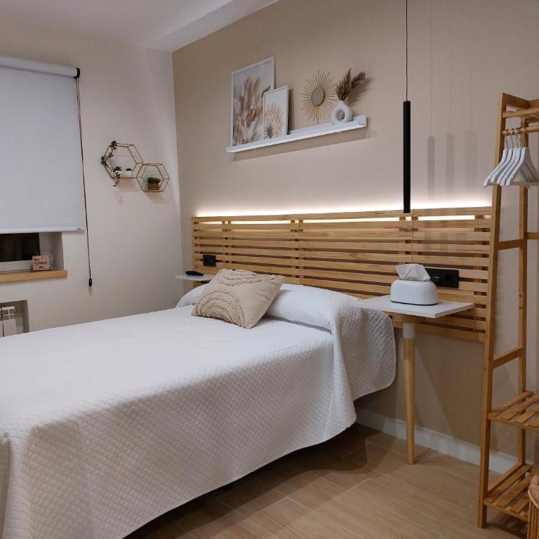 Pensión Cabezas Oviedo - Habitación Individual con baño privado - 1