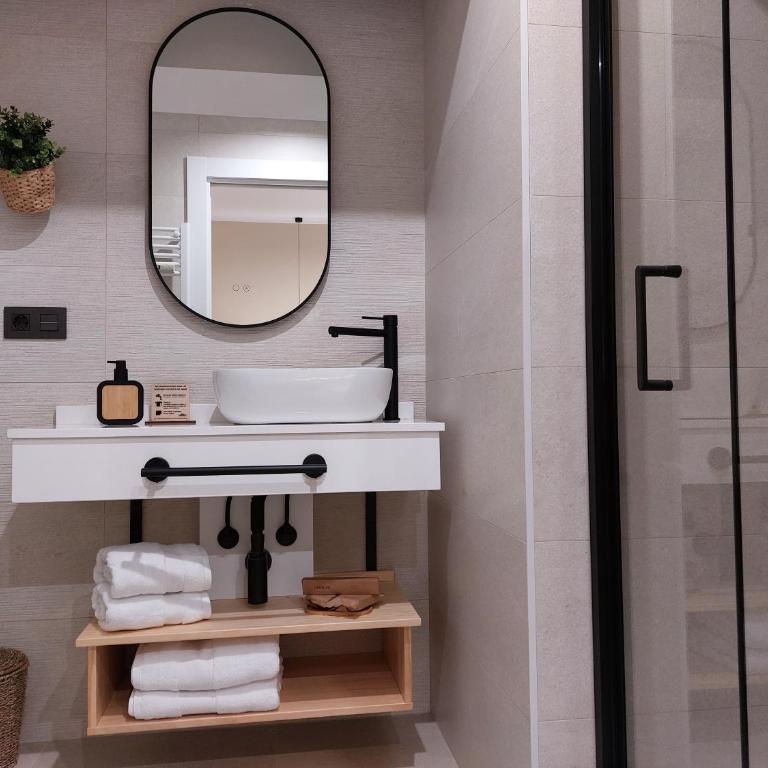 Pensión Cabezas Oviedo - Habitación Doble con baño privado - 5